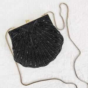 Andre Cellini Black Beaded Clamshell evening bag with snake chain strap. EUC